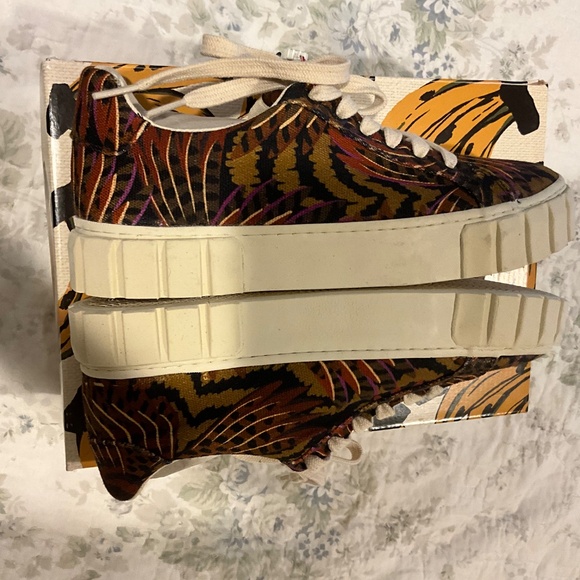 Farm Rio Caramel Macawmouflage Flatform Sneaker New NWT Size 9 Dust Bag SOLD OUT - Picture 6 of 12